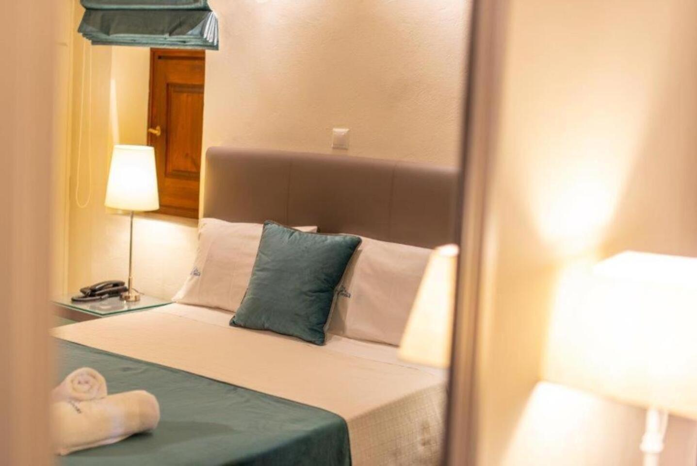 Kastro Maini Hotell Areópoli Eksteriør bilde
